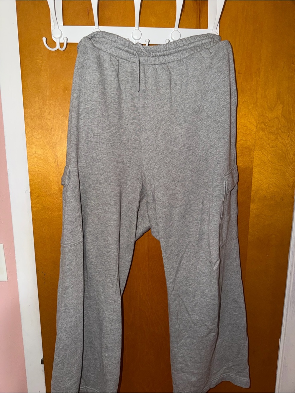 Old Navy Gray Wide-Leg Cargo Sweatpants